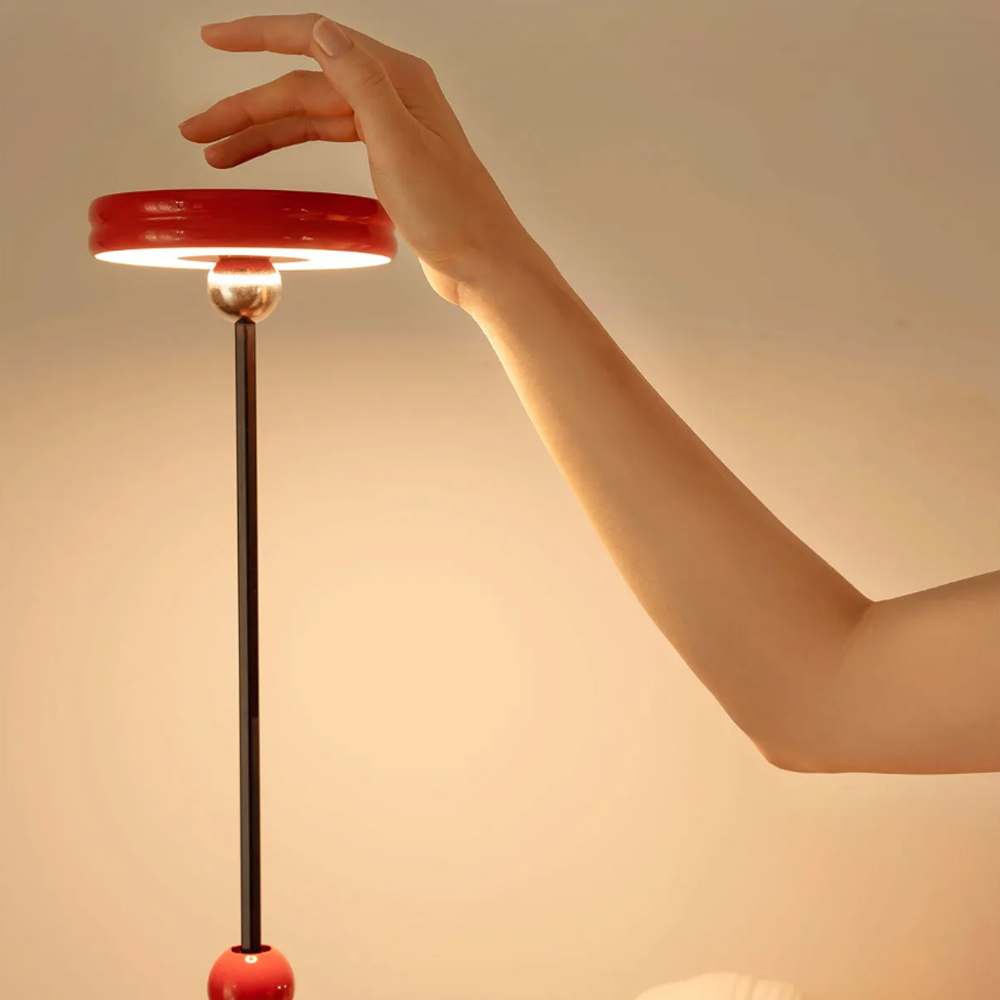 2-in-1 Magnetic Detachable UFO Telescopic Lamp